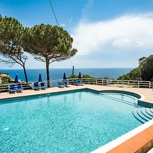 **** Aparthotel Reale Italia